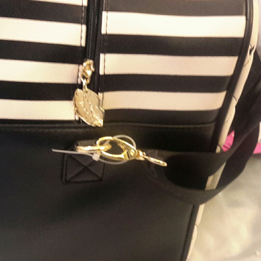Betsey johnson LUV BETSEYweekender 2pc blkwht NWT - Picture 7 of 8